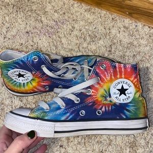 Kids Converse high tops size 1